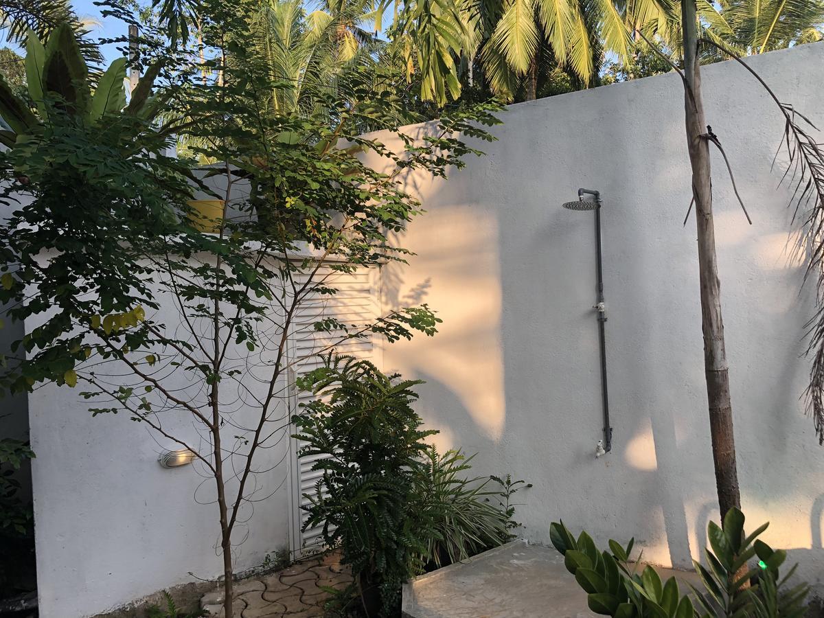 Villa White Hikkaduwa Exterior photo